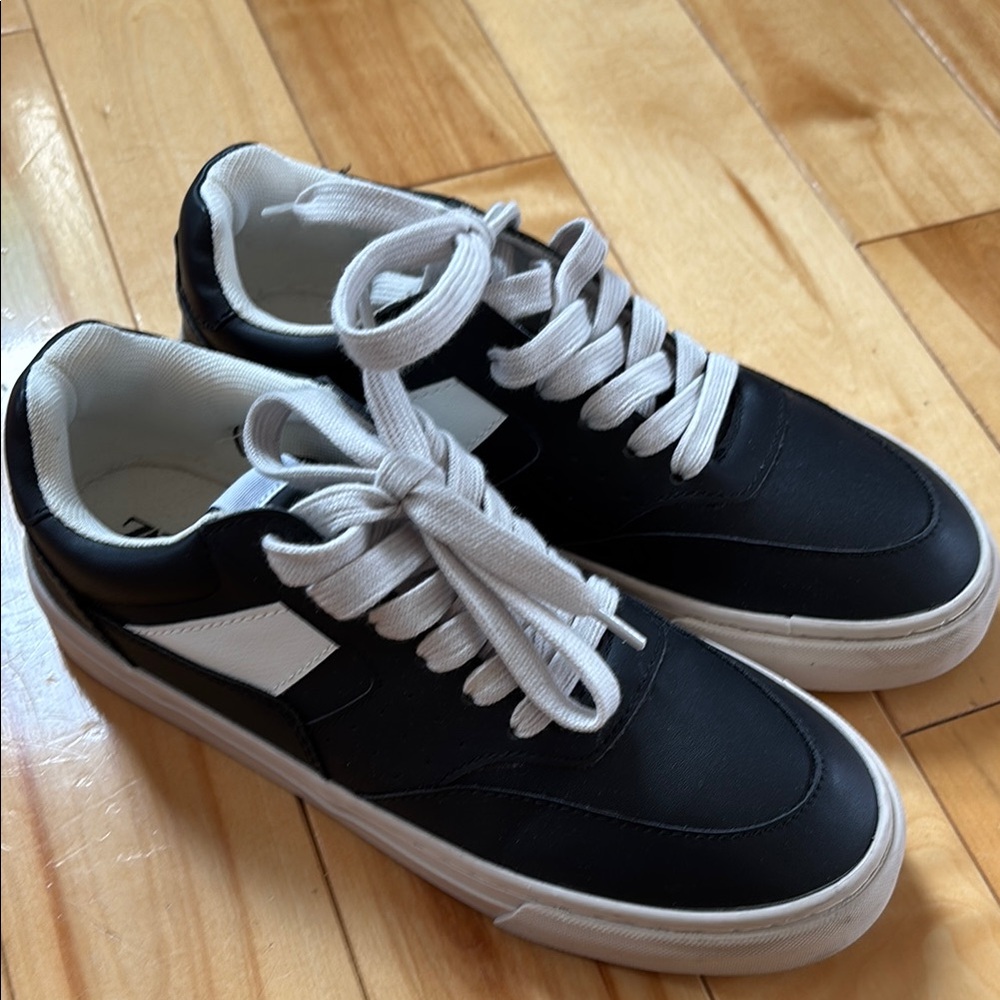 Zara Black and White Sneakers